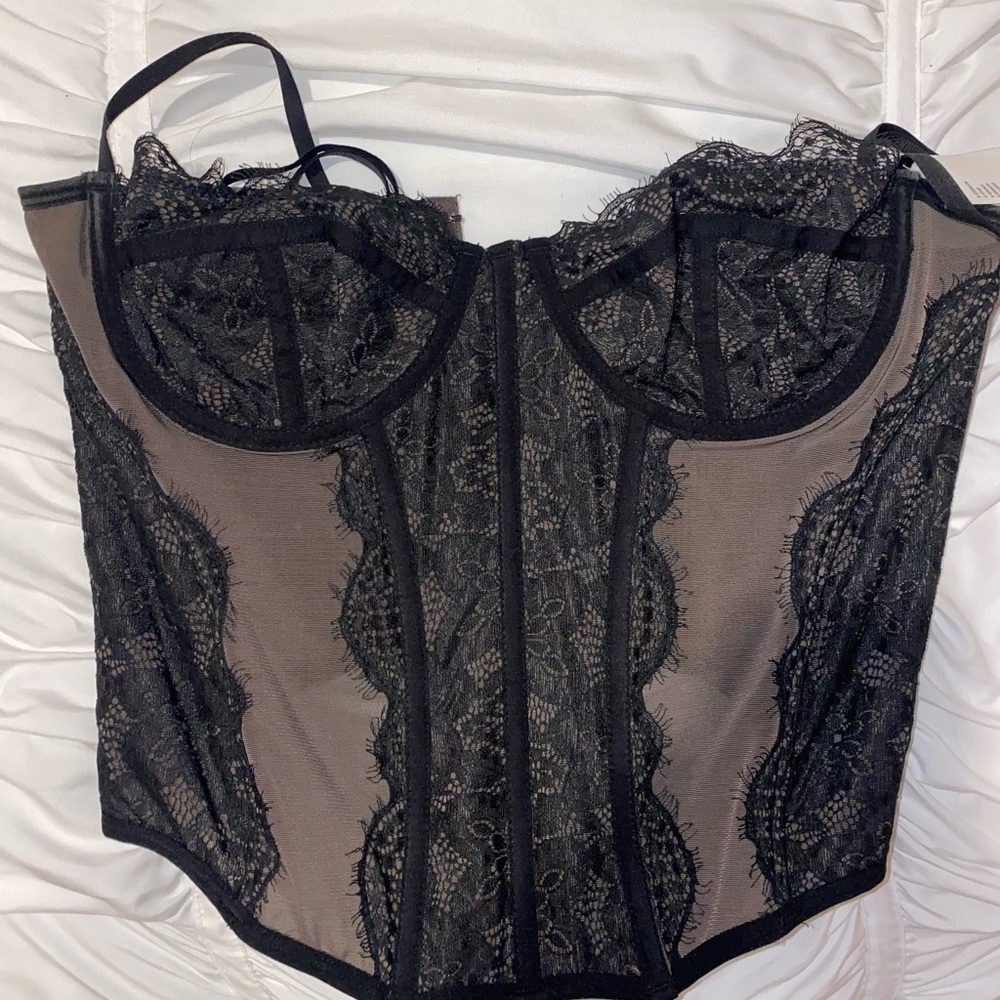 Black UO modern love corset